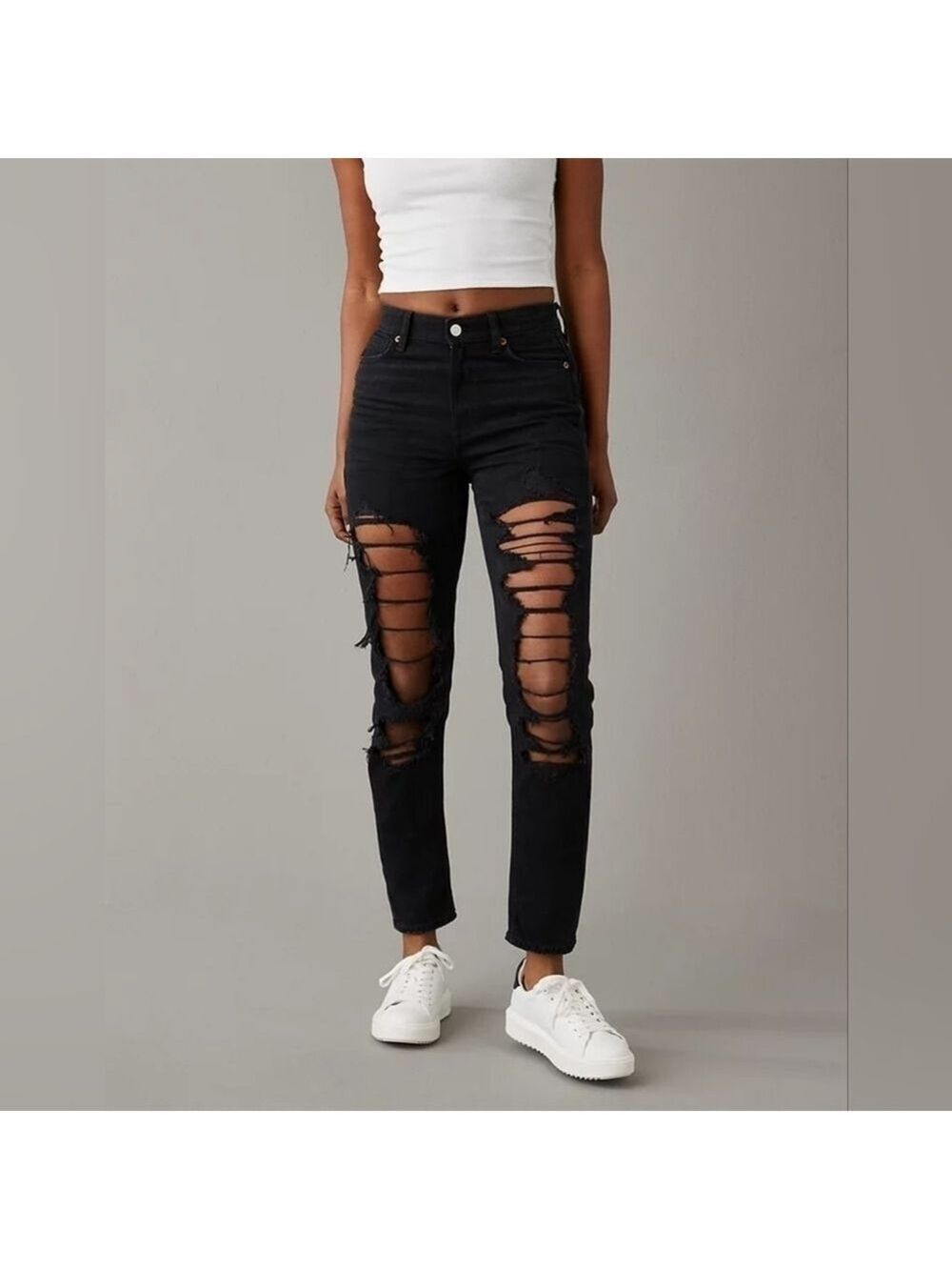 AE Strigid Ripped Mom Jean
